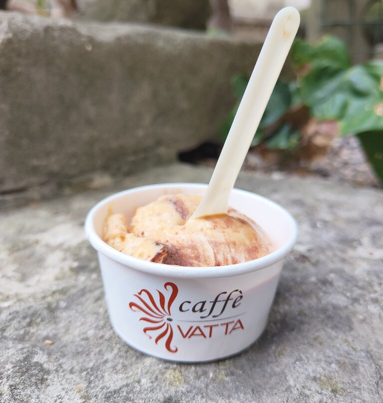 Gelato al gusto "Carlotta" proposto da Caffè Vatta