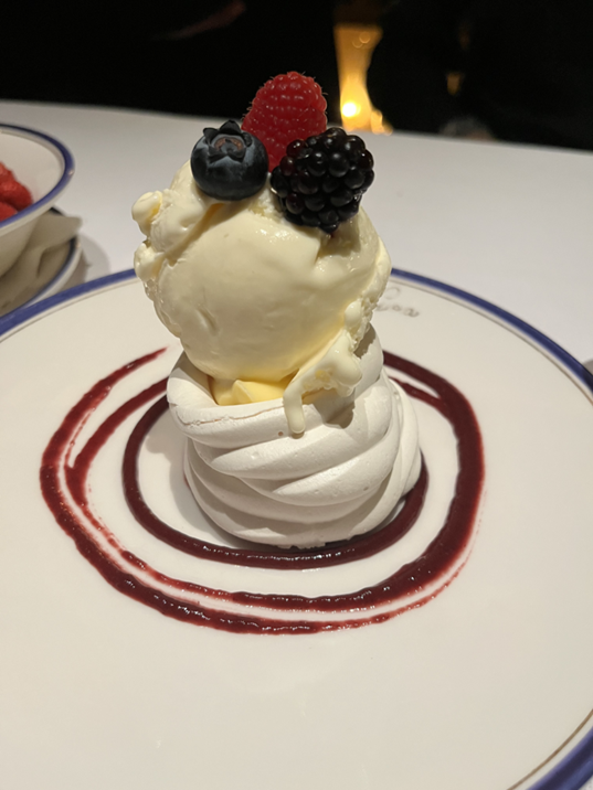 La pavlova del ristorante La Gioia